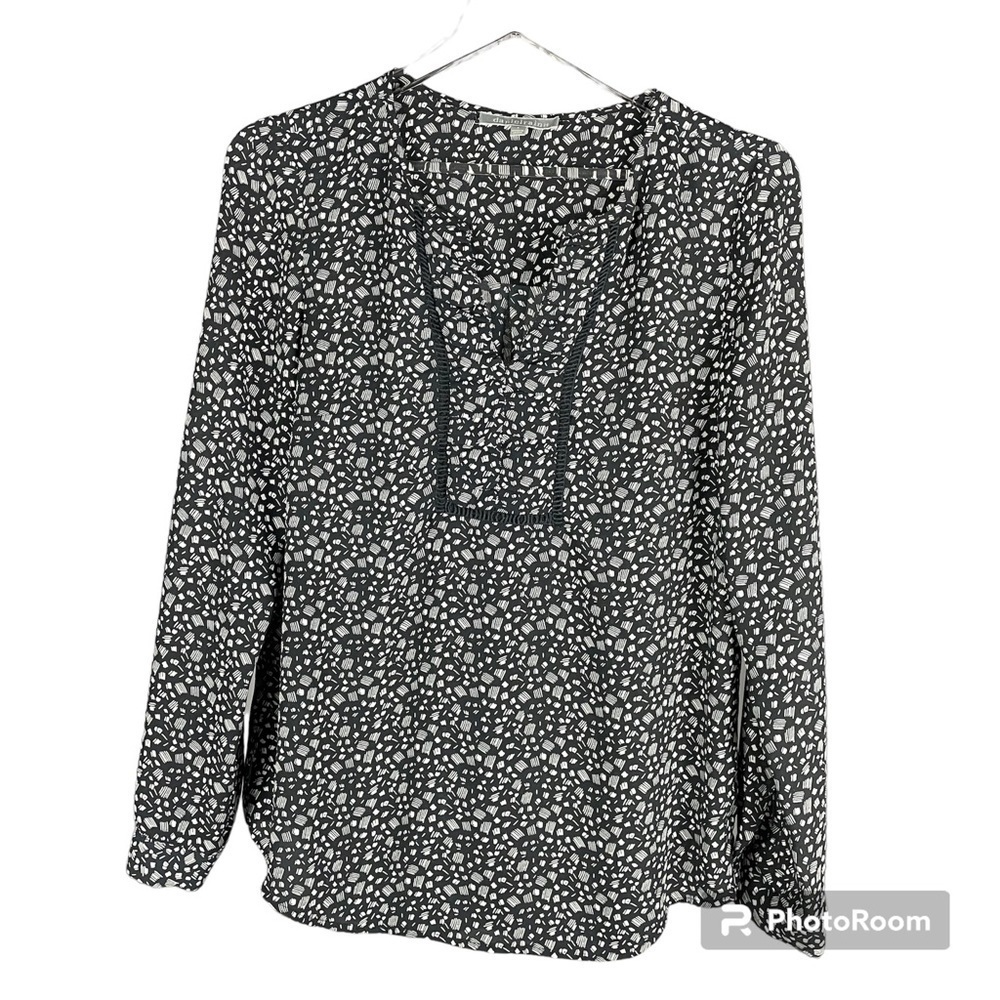 DANIEL Rainn Black and White Sheer Patterned Blouse Detailed Neckline